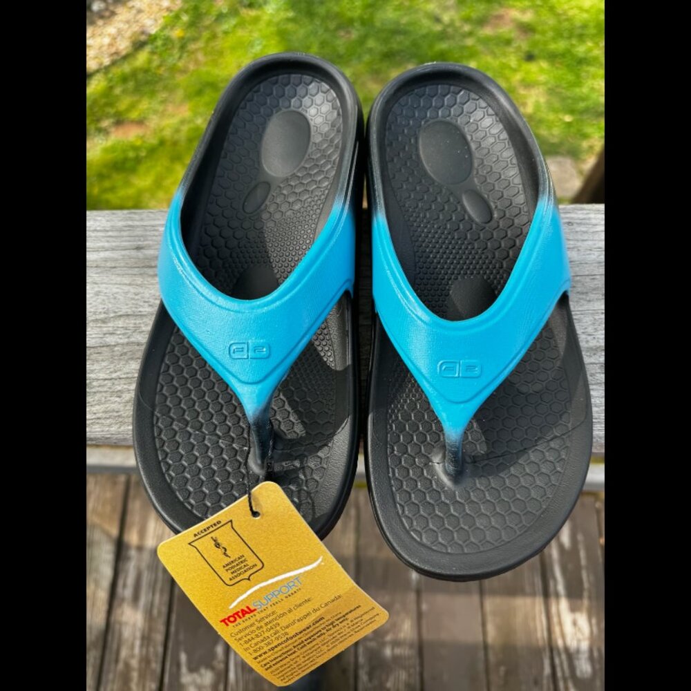 NWT Unisex Spenco Sandals